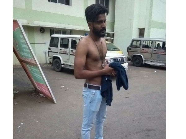 എന്തിനാണ് തല്ലിയത് 