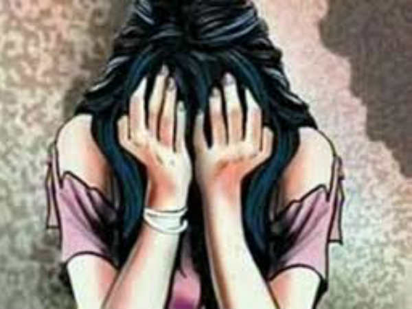 ശല്യം ചെയ്യുന്നു