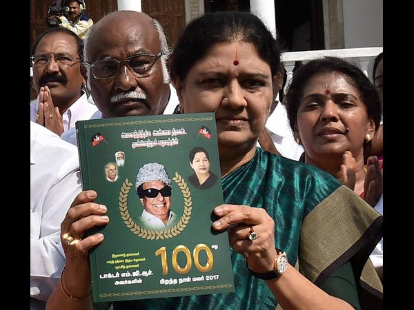 അമര്‍ഷമൊടുങ്ങാതെ ശശികല