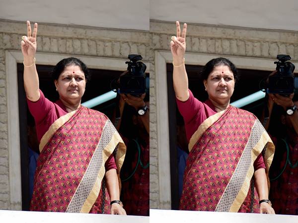 വ്യക്തമാണ് നീക്കങ്ങള്‍