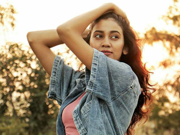 ബിക്കിനി വേഷം പണിയായി