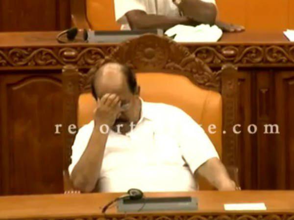 തൊട്ടരികില്‍ വിഎസ്