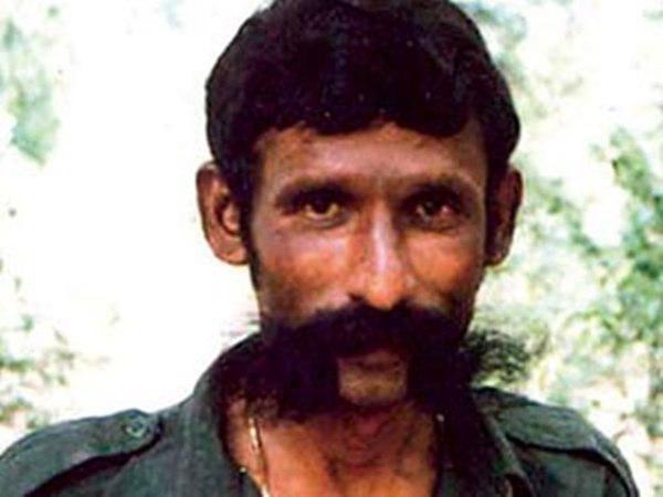 രഹസ്യങ്ങള്‍ ചോര്‍ത്തി