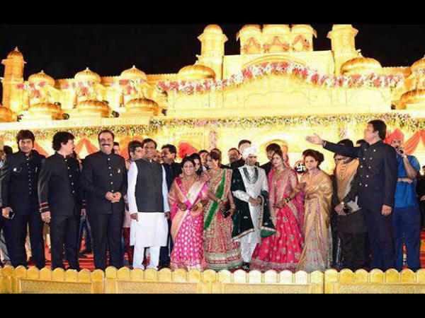 കൊട്ടരാസമാനമായ വേദി കൊട്ടരാസമാനമായ വേദി