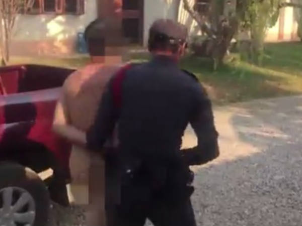 നാട്ടുകാര്‍ വസ്ത്രം നല്‍കി