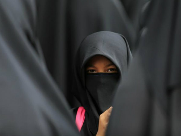പീഡിപ്പിച്ചതായി പെണ്‍കുട്ടികളും മൊഴി നല്‍കി...