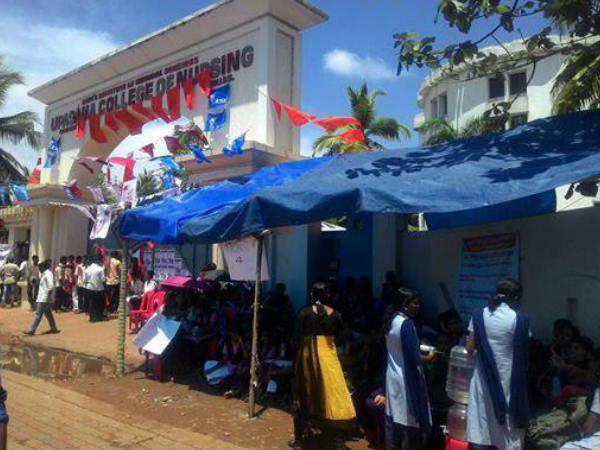 വിദ്യാർത്ഥികൾ സമരത്തിൽ