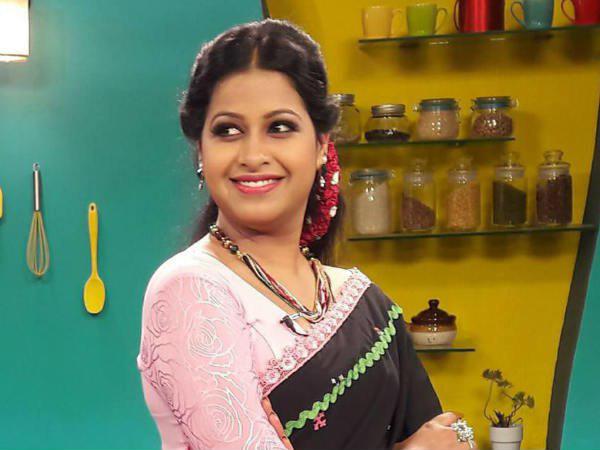 ലൈക്കുകൾ പെണ്ണായത് കൊണ്ട്