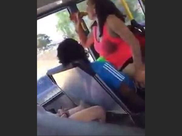 മാറിടം പോലും തുറന്നുകാട്ടി