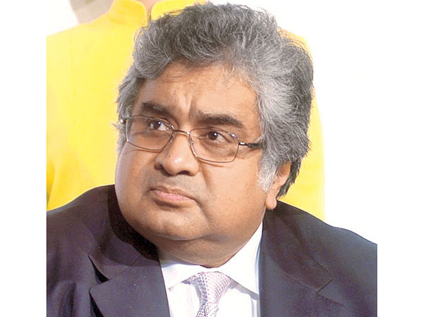 മുകേഷ് അംബാനിയും അനില്‍ അംബാനിയും