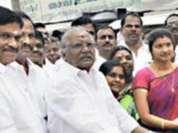 ദീര്‍ഘകാലം പ്രസീഡിയം ചെയര്‍മാന്‍