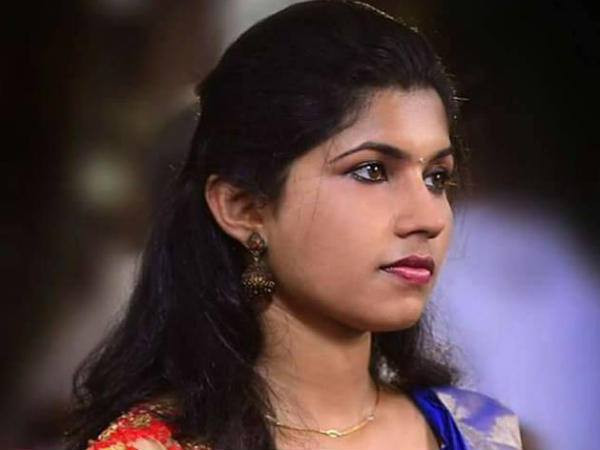 പിന്നെ കണ്ടില്ല