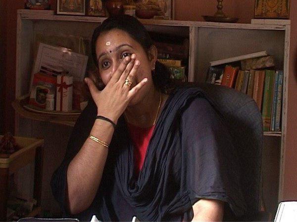 വീട്ടിലേക്ക് മാറ്റി