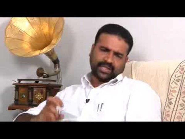 പടനയിക്കേണ്ടവര്‍ പകച്ച് നില്‍ക്കുന്നു
