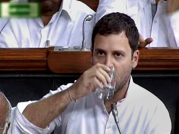 തളര്‍ന്നുറങ്ങുന്ന രാഹുല്‍