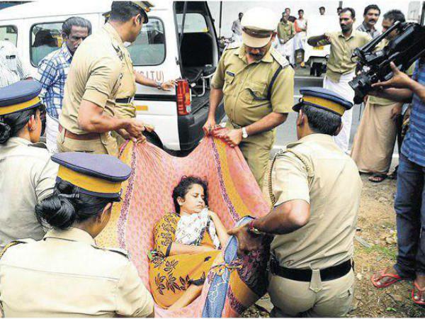 ഇറക്കാൻ പോലീസ്
