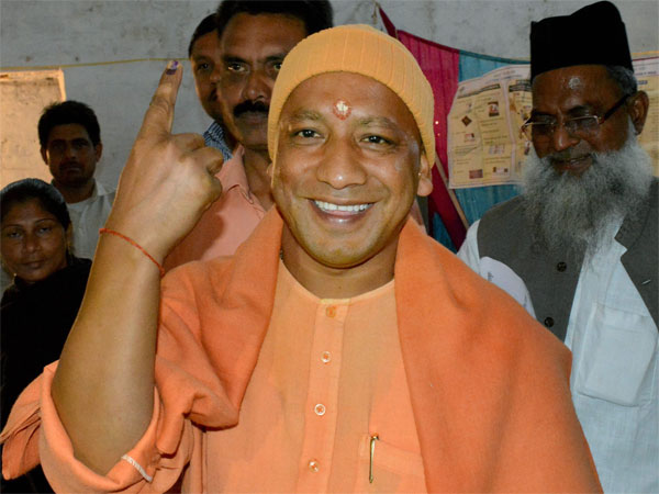 ആദിത്യനാഥ് എന്ന പേരില്‍