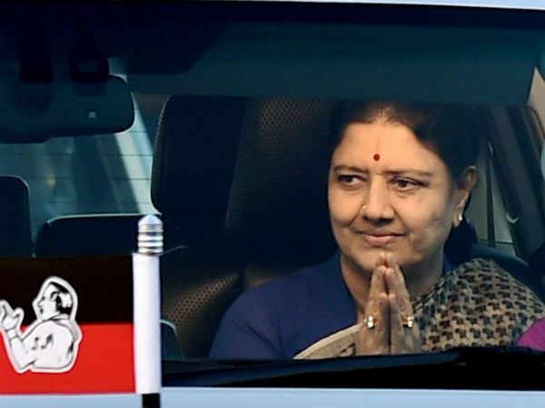 ശശികലയ്ക്ക് ചീത്തവിളി