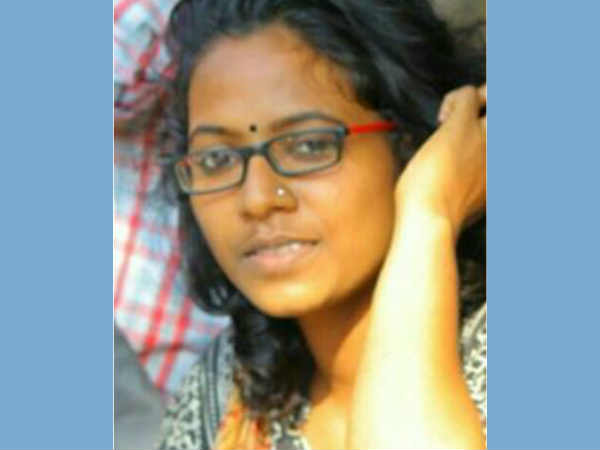 അശ്ലീല കത്തുകളും പോസ്റ്ററുകളും