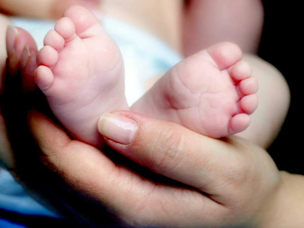 അമ്മയോടും കുഞ്ഞിനോടും ഉള്ള ദ്രോഹം