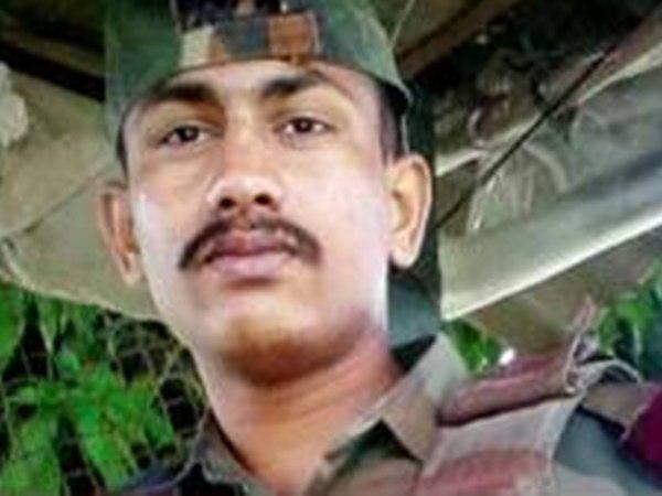 ഇരുട്ടുമുറിയില്‍ അടച്ചു