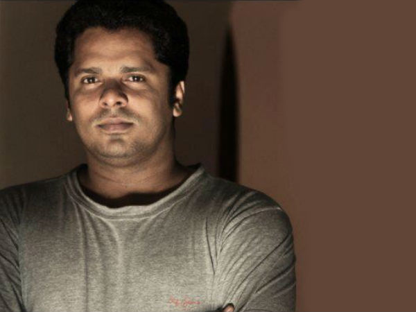 ആരുടെ ബെഡ് റൂമിലേക്കും ആരുടെ ബെഡ് റൂമിലേക്കും