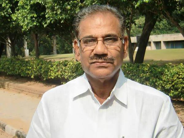 എന്തെങ്കിലും തെളിയിക്കണ്ടേ എന്തെങ്കിലും തെളിയിക്കണ്ടേ