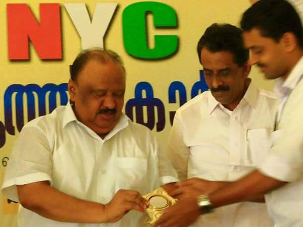 കെഎസ് യുവില്‍ തുടങ്ങി