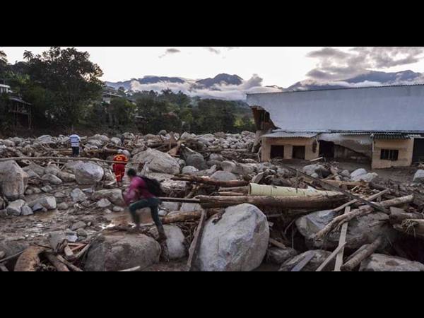 കരകവിഞ്ഞ് നദികൾ