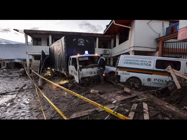 നിർത്താതെ മഴ