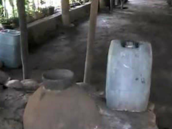  കലവും കുടവുമെല്ലാം മാറി
