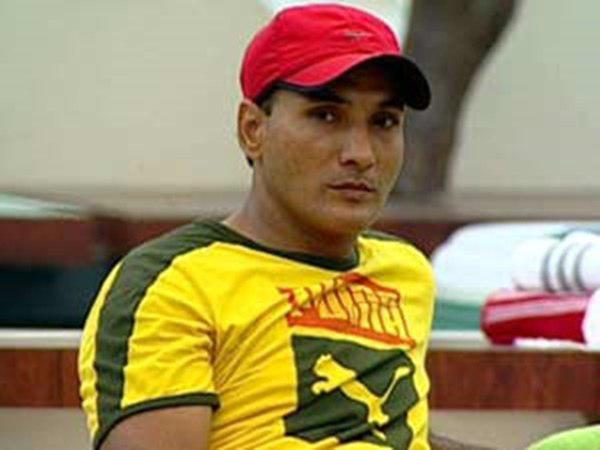  സുരക്ഷാ ക്രമീകരണങ്ങള്‍ മറികടന്ന്