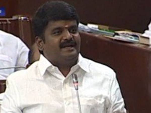 റെയ്ഡ് തടസപ്പെടുത്തി 