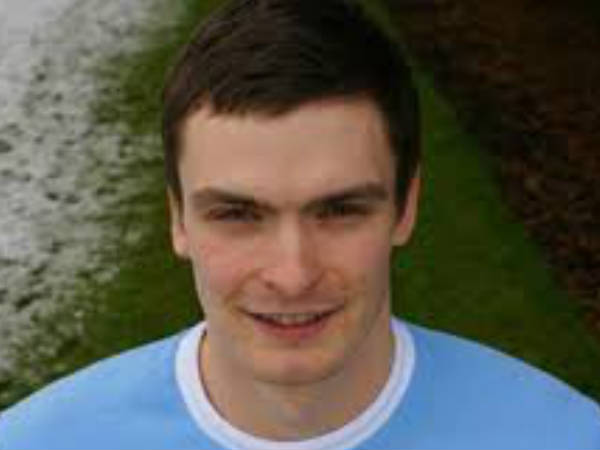 മാറിടങ്ങള്‍ പുറത്തിട്ട്