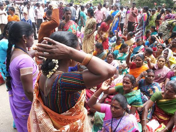 സ്ത്രീസമൂഹത്തിനെതിരെ സ്ത്രീസമൂഹത്തിനെതിരെ