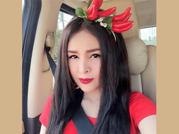 മൂന്നു ലക്ഷത്തിലധികം ആരാധകര് മൂന്നു ലക്ഷത്തിലധികം ആരാധകര്