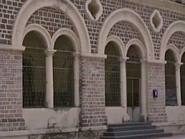 പൂട്ടുന്നത് പൂട്ടുന്നത്