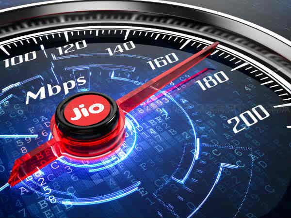 മത്സരം മുറുകുന്നു 