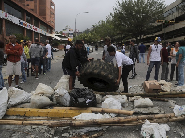 ശേഖരിച്ച് വയ്ക്കുകയാണ് ശേഖരിച്ച് വയ്ക്കുകയാണ്