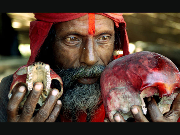 ദൈവം എന്നിടത്ത് സാത്താന് ദൈവം എന്നിടത്ത് സാത്താന്