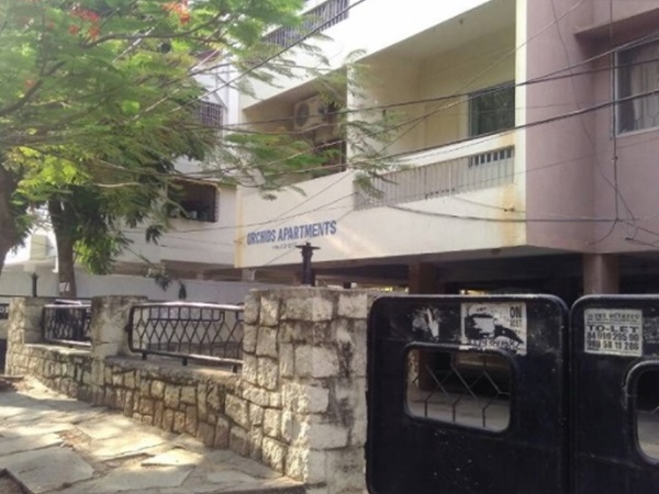 വീട്ടില്‍ എത്തി പണം ആവശ്യപ്പെട്ടു