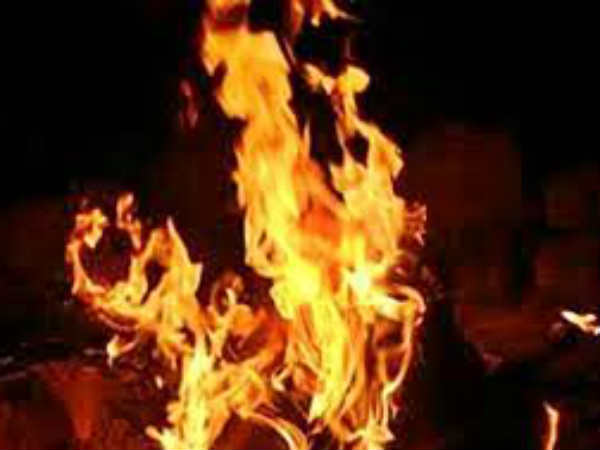 ബൈക്കും കത്തിച്ചു