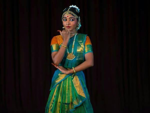 മുസ്ലീം കുടുംബത്തില്‍ നിന്ന് 