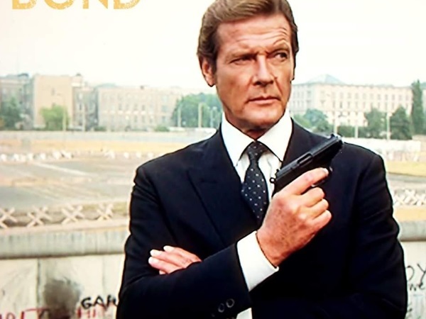 മൂന്ന് ഒാസ്‌കാര്‍ ലഭിച്ചു