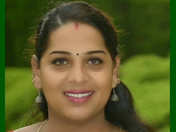 സമൂഹത്തിന് നേരെ കാര്‍ക്കിച്ച് തുപ്പുന്നു