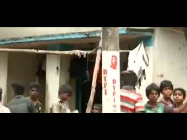  വീട്ടില്‍ എല്ലാവര്‍ക്കും കൂടി ഒരു കക്കൂസ്