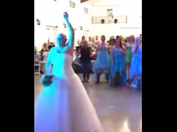  നൃത്താവസാനം വരനും രംഗത്തെത്തി