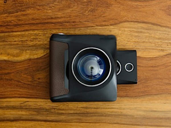 കുളിമുറിയില്‍ ഒളിക്യാമറ