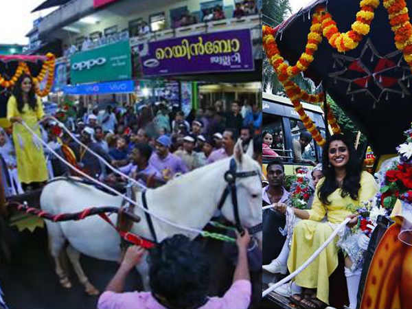 സ്വീകരണത്തില്‍ കുതിര!!!