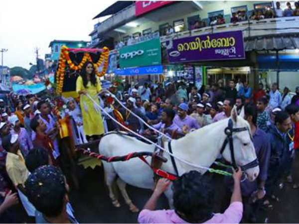കളക്ടര്‍ക്കും പോലീസ് മേധാവിക്കും